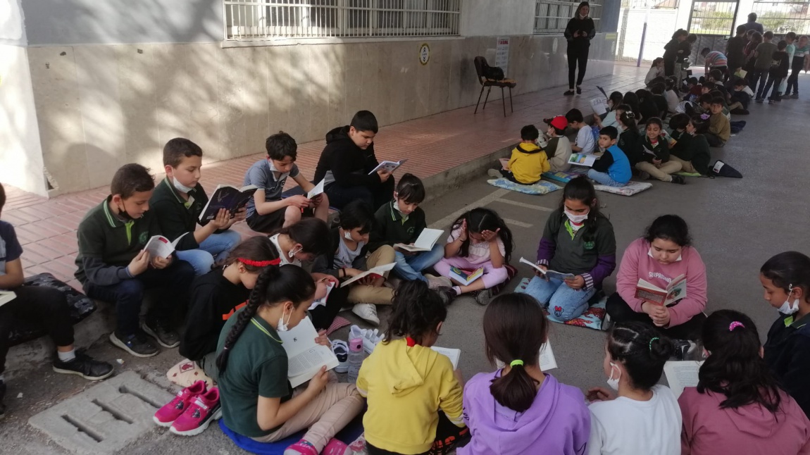  Kütüphane Haftası etkinlikleri kapsamında okulumuzda okuma etkinliği gerçekleştirildi.